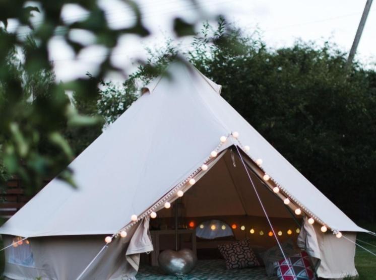 Wildberry Glamping Hotel Orgères-la-Roche Buitenkant foto