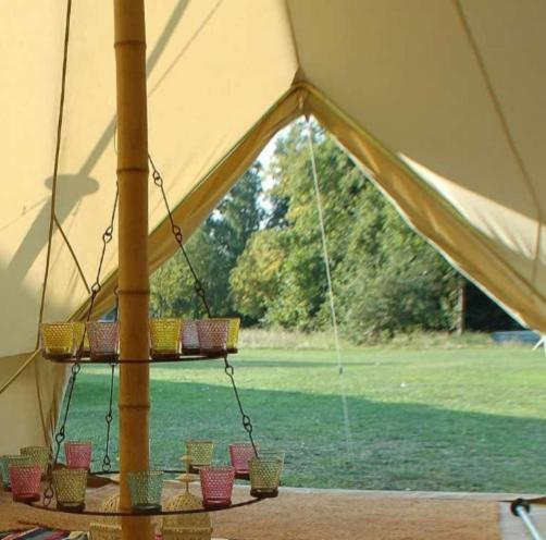 Wildberry Glamping Hotel Orgères-la-Roche Buitenkant foto